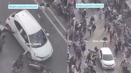 Video Detik-detik Mobil Brio Putih Jadi Sasaran Amukan Massa Pendemo di Pejompongan