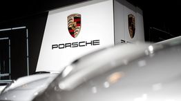 Permintaan Melemah, Porsche Batalkan Produksi Baterai untuk Kendaraan Listrik