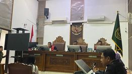 Hakim Vonis Darmawati 4 Tahun Penjara dalam Kasus Judi Online Komdigi