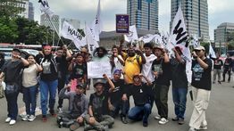 Massa Demo di Patung Kuda Bubarkan Diri dengan Tertib