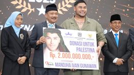 Di Acara BAZNAS Awards 2025, Ivan Gunawan Donasikan Rp2 Miliar untuk Palestina