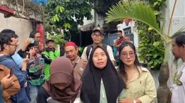 Orang Tua Affan Kurniawan Tampak Lesu Pulang dari Pemakaman