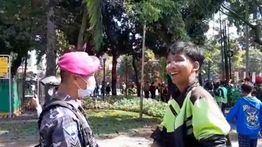 TNI Tenangkan Massa Ojol yang Demo di Depan Brimob Kwitang