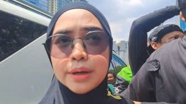 Ria Ricis Tawarkan Umrah dan Open Donasi untuk Keluarga Affan Kurniawan