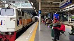 Demo di Jakarta, Ini Daftar Kereta Api yang Berhenti di Jatinegara