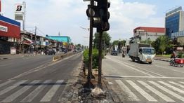 6 Titik Lampu Lalu Lintas di Otista Dibakar saat Aksi Unjuk Rasa