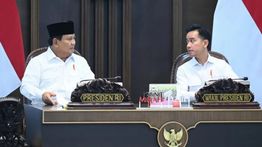 Gibran Dampingi Presiden Prabowo Pimpin Sidang Kabinet Bahas Stabilitas Nasional