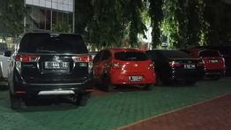 KPK Sita 15 Mobil Milik Anggota DPR RI Satori dalam Kasus Dugaan Korupsi CSR BI–OJK
