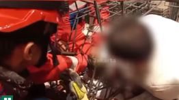 Dramatis! Evakuasi Balita Terjebak pada Troli di Pusat Perbelanjaan Jakarta Barat