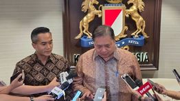 Airlangga: Indonesia Tawarkan Investasi Giant Sea Wall ke China hingga Jepang