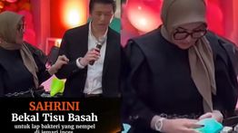 Beredar Video Syahrini Jijik Pegang Mic, Berujung Ngelap ke Jas Reino Barack