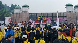 Pengemudi Ojol Ajak Mahasiswa Kawal Tuntutan Rakyat di Depan DPR/MPR