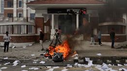 Kerusuhan Besar di Nepal, Rumah Pribadi PM hingga Presiden Dibakar Massa