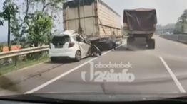 Kecelakaan Maut Mobil Tabrak Truk, 2 Orang Tewas Mengenaskan