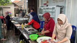 Warga dan Desa di Jembrana Dirikan Dapur Umum untuk Korban Banjir