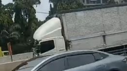 Tabrakan Beruntun Libatkan 3 Kendaraan di Tol Jakarta-Tangerang KM 18
