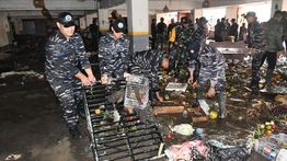 TNI AL dan Warga Denpasar Bersatu Tangani Banjir Bandang