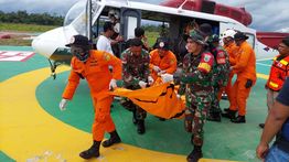 Seluruh Korban Jatuhnya Helikopter PK IWS di Pegunungan Jila Berhasil Dievakuasi ke Timika