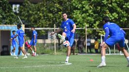 Thom Haye Buka Peluang Debut di Persib Lawan Persebaya