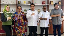 Wamen Desa Ahmad Riza Patria Dukung Penguatan SDM dan Kemandirian Pangan di Sorong Selatan