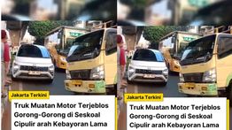 Truk Pengangkut Motor Jeblos di Ciledug Raya, Bikin Macet Panjang