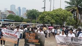 Geruduk Gedung DPR, Massa Tuntut Restoratif Polri