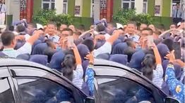 Momen Haru Siswa SMPN 1 Prabumulih Sambut Kembali Kepala Sekolah