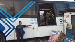 Transjakarta Minta Maaf atas Insiden Bus Tabrak Ruko di Cakung