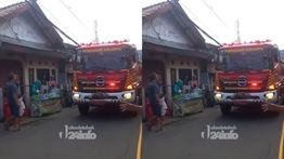 Toko Agen Telur Terbakar Hebat Pagi Ini di Matraman, 10 Mobil Damkar Diturunkan