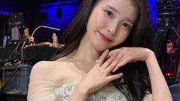 IU Rayakan Peringatan Debutnya dengan Berdonasi Rp2,3 miliar