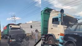 Kecelakaan Beruntun di Jalan Raya Manyar, Akibatkan Kemacetan Panjang