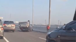 Mobil Terbalik di Tol MBZ Arah Jakarta