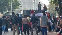 Massa Buruh dan Mahasiswa Desak Percepatan Reformasi Polri di Jakarta
