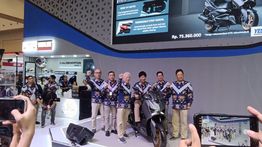Yamaha XMAX Connected TechMAX Resmi Diluncurkan di IMOS 2025, Hadir dengan Fitur Canggih