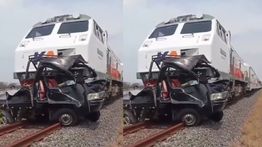 Kecelakaan Maut, Kereta Api Cirebon Hantam Pick Up Tewaskan Dua Orang