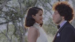 Selena Gomez Resmi Menikah dengan Benny Blanco dalam Upacara Intim di California