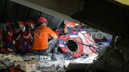 Basarnas Yogyakarta Kerahkan Tim Bantu Evakuasi Korban Runtuhnya Ponpes Al Khoziny di Sidoarjo