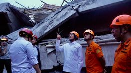 Santri Ponpes Al Khoziny Sempat Dihukum Ikut Ngecor Bangunan yang Ambruk
