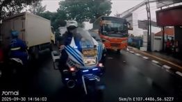 Viral Patwal Satlantas Polres Purwakata Kawal Mobil Bawa Sepeda, Begini Penjelasannya