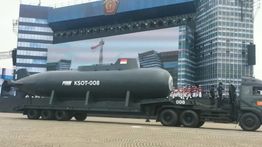 TNI AL Perkenalkan Kapal Selam Tanpa Awak pada Gladi Bersih HUT ke-80 TNI