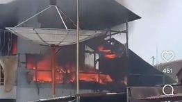 Gara-gara Korek Api, Toko Ikan Hias Magetan Kebakaran