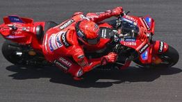 Manajer Ducati Lenovo Konfirmasi Marc Marquez Alami Cedera Bahu