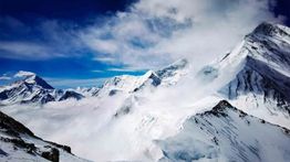Badai Salju Dahsyat di Tibet, 1.000 Turis Tertahan di Gunung Everest