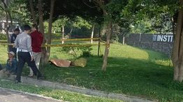 Geger Penemuan Mayat di Depan Kampus ITB, Tubuhnya Tertutup Selimut