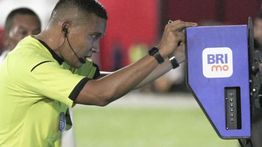 FIFA Hadirkan FVS, Teknologi Baru Alternatif VAR yang Lebih Efisien