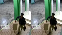 Seorang Pria Terekam CCTV Maling Kotak Amal di Masjid Tangerang