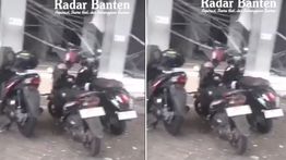 Gedung Islamic Center Tangsel Ambruk Dihantam Hujan Angin Kencang