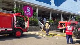 Restoran di Mal Ciplaz Klender Kebakaran, Damkar Kerahkan 7 Unit