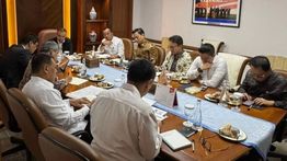 Seskab Teddy Bahas Ekosistem Keuangan dan Program Strategis Pemerintah dengan Dasco hingga Purbaya