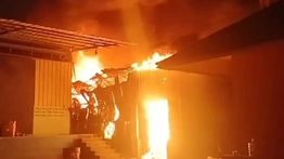 Gudang Ekspedisi di Cakung Jakarta Timur Terbakar